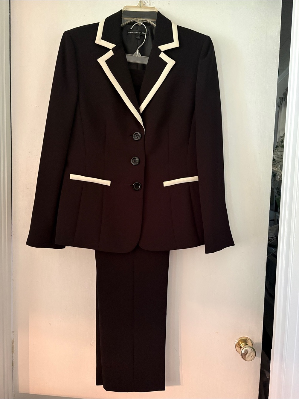 Preston & York Black Women's Suit with White Trim - Size 8